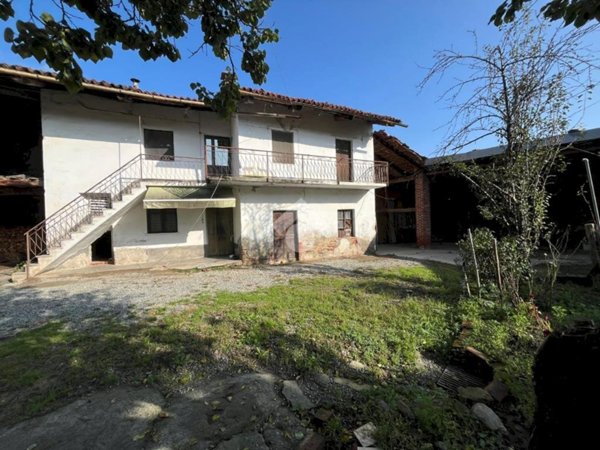 casa semindipendente in vendita a Revello in zona Morra San Martino