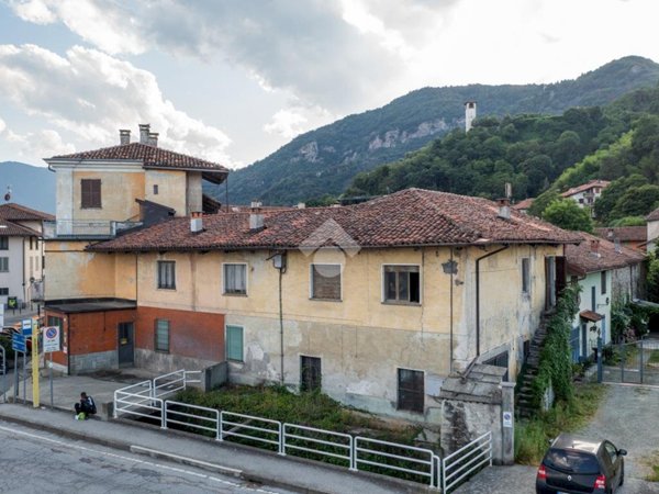 casa semindipendente in vendita a Revello