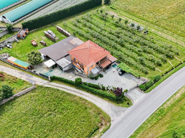 casa indipendente in vendita a Revello in zona Morra San Martino