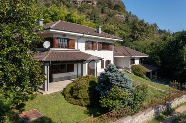 casa indipendente in vendita a Revello