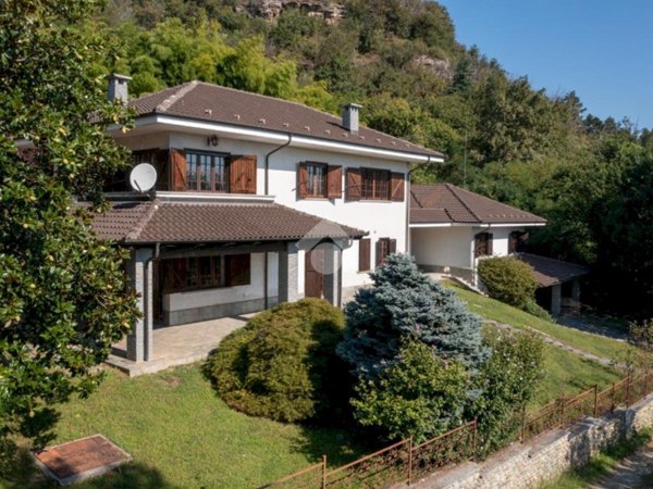 casa indipendente in vendita a Revello