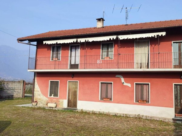 casa indipendente in vendita a Revello