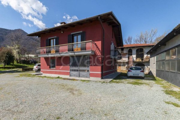 casa indipendente in vendita a Revello