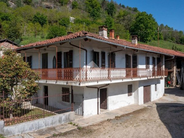 casa semindipendente in vendita a Revello