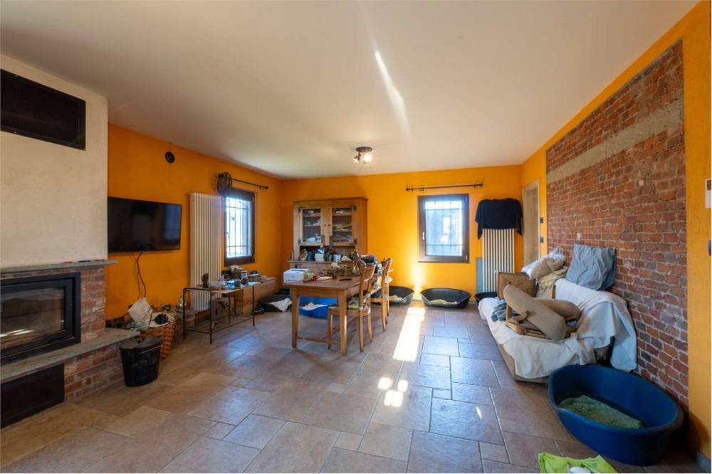 casa indipendente in vendita a Revello