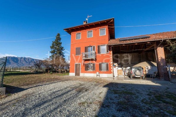 casa indipendente in vendita a Revello