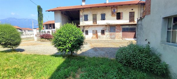 casa indipendente in vendita a Revello