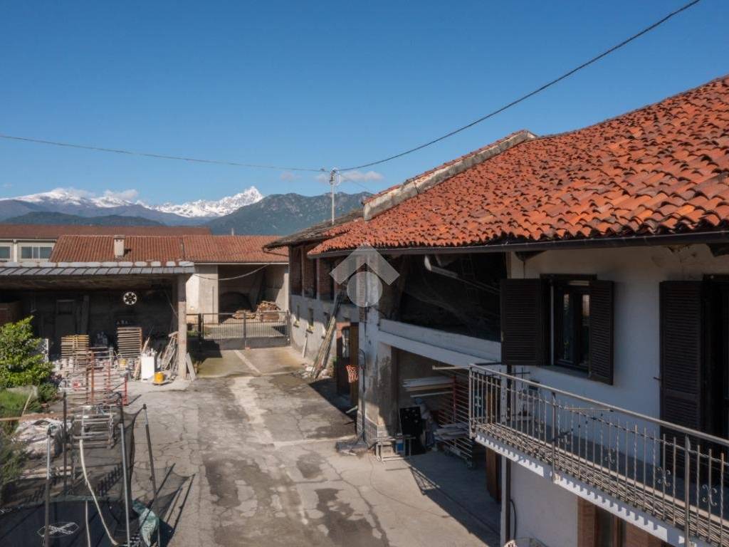 casa indipendente in vendita a Revello in zona San Firmino