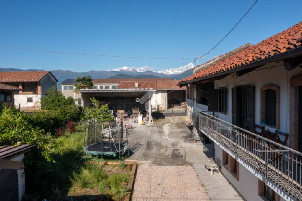 casa indipendente in vendita a Revello in zona San Firmino