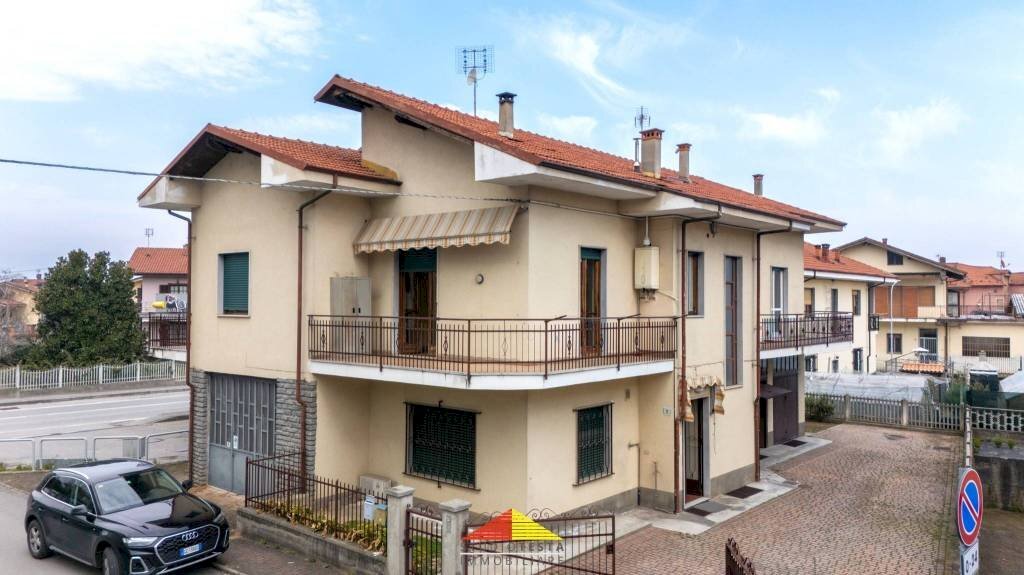 quadrivano in vendita a Revello