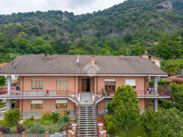 casa indipendente in vendita a Revello