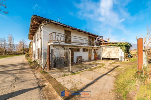 casa indipendente in vendita a Revello
