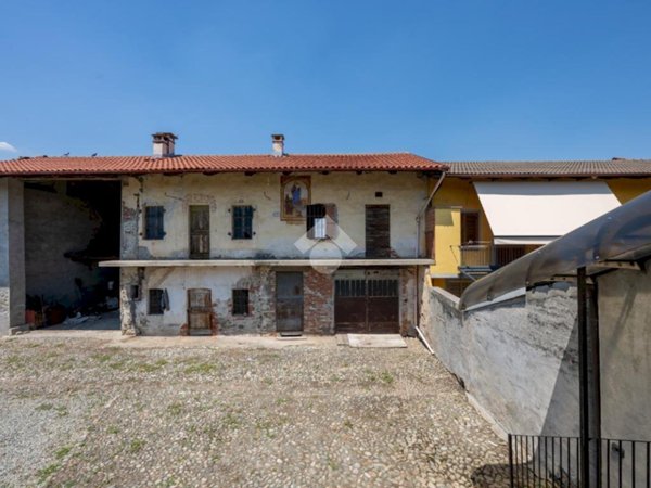 casa semindipendente in vendita a Revello