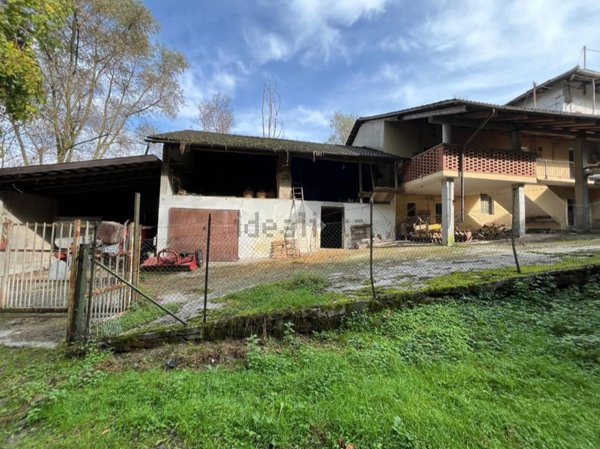 casa indipendente in vendita a Revello