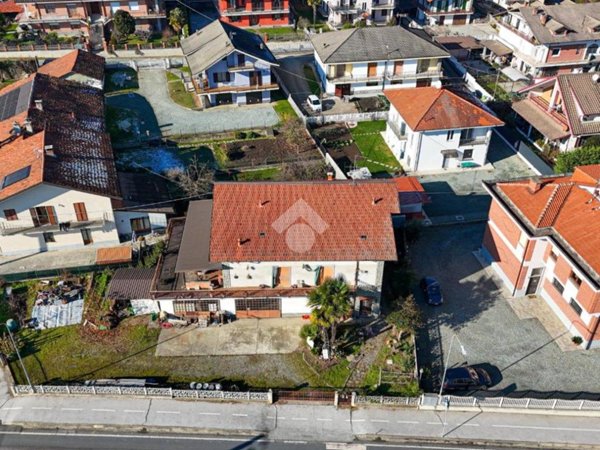 casa indipendente in vendita a Revello