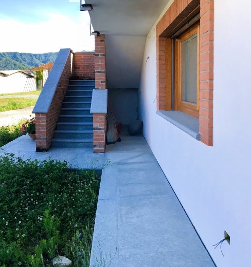 casa indipendente in vendita a Revello