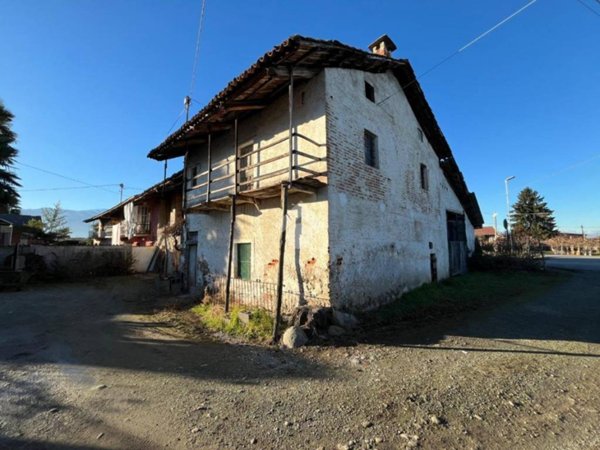 casa indipendente in vendita a Revello