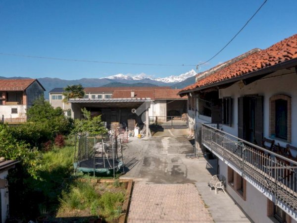 casa indipendente in vendita a Revello in zona San Firmino
