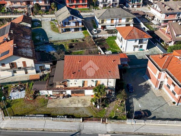 casa indipendente in vendita a Revello