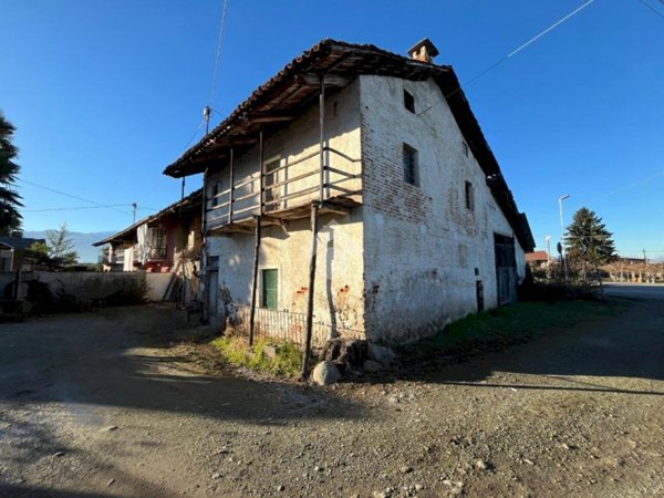 casa indipendente in vendita a Revello