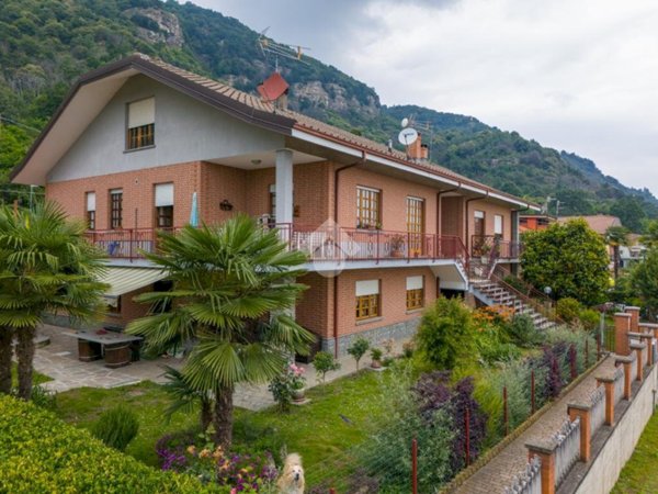 casa indipendente in vendita a Revello