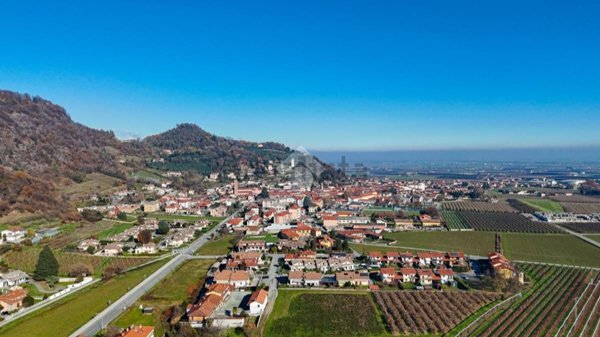 casa indipendente in vendita a Revello