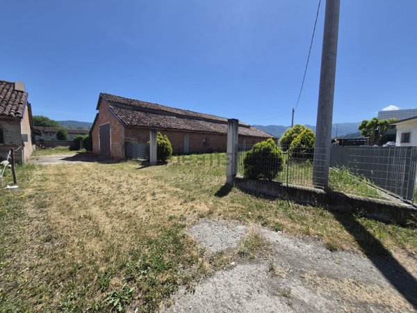 locale di sgombero in vendita a Revello