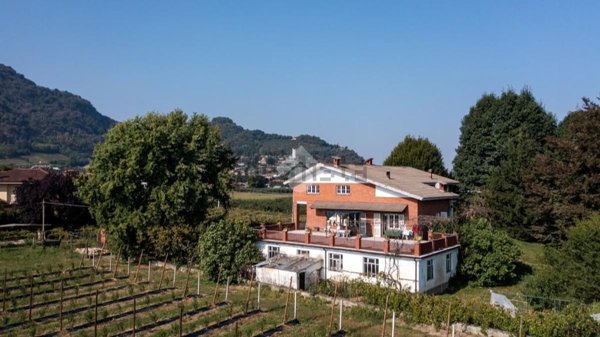 casa indipendente in vendita a Revello