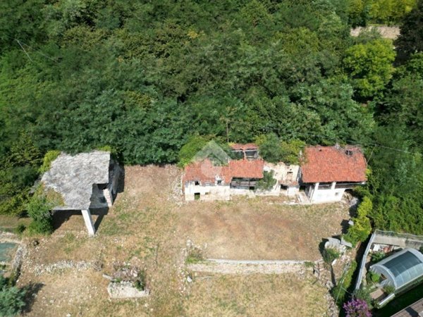casale in vendita a Revello