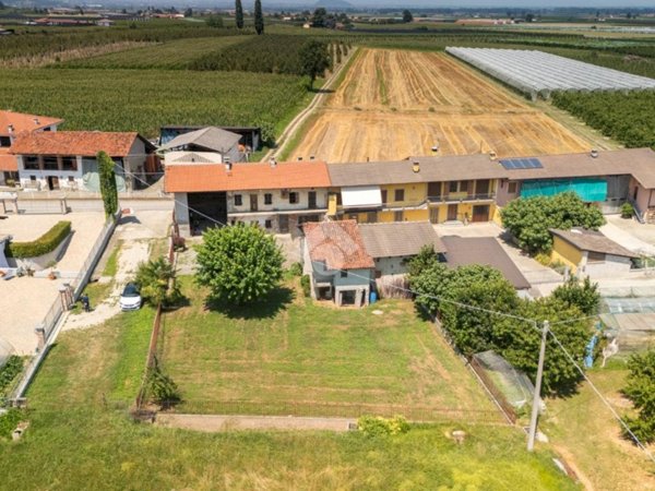 casa semindipendente in vendita a Revello in zona Madonna Delle Grazie