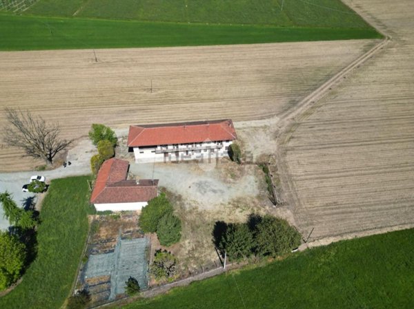 casa indipendente in vendita a Revello
