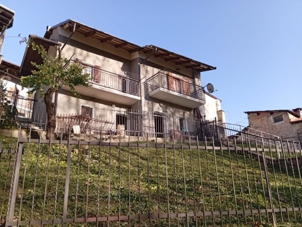 appartamento in vendita a Roaschia