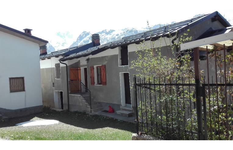 casa indipendente in vendita a Roaschia