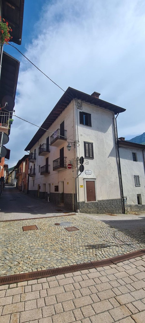 appartamento in vendita a Roaschia