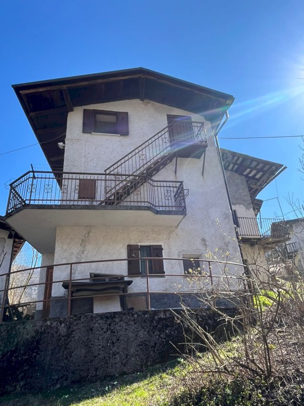 casa indipendente in vendita a Roaschia