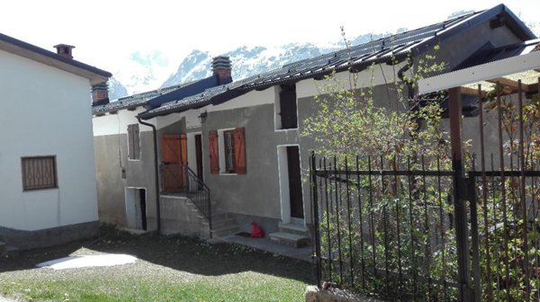 casa indipendente in vendita a Roaschia