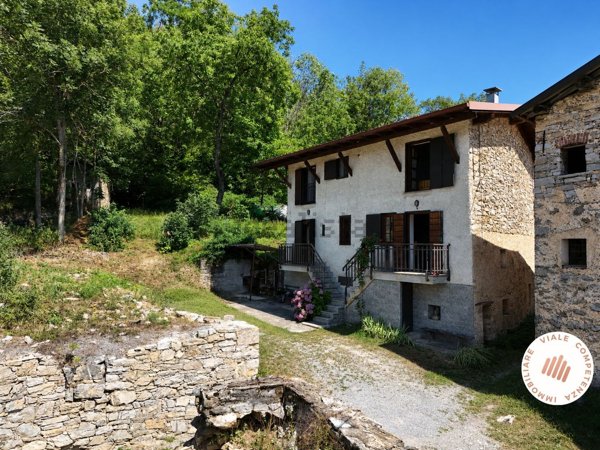 casa indipendente in vendita a Roaschia