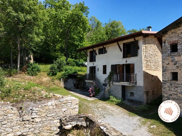 casa indipendente in vendita a Roaschia