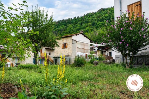 casa indipendente in vendita a Roaschia