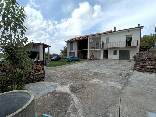 casa indipendente in vendita a Roascio