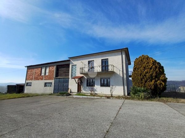casa indipendente in vendita a Roascio