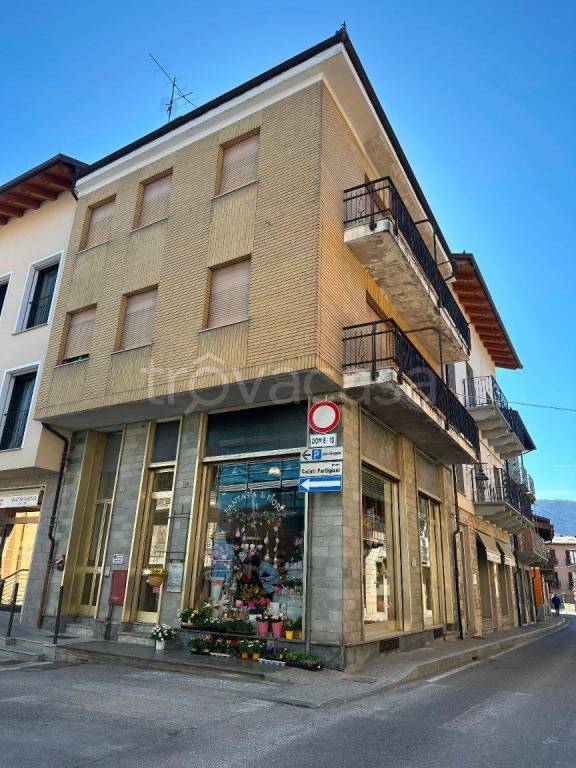 locale commerciale in vendita a Robilante