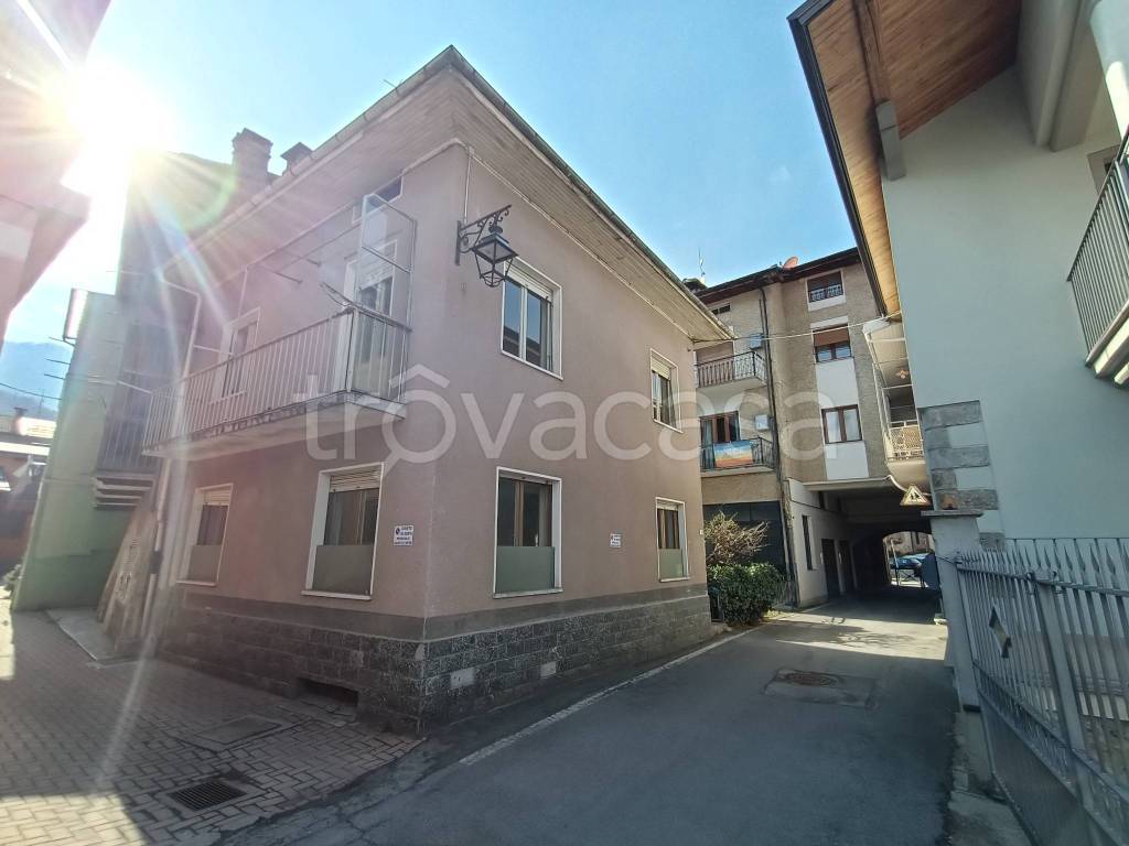 casa indipendente in vendita a Robilante in zona Montasso