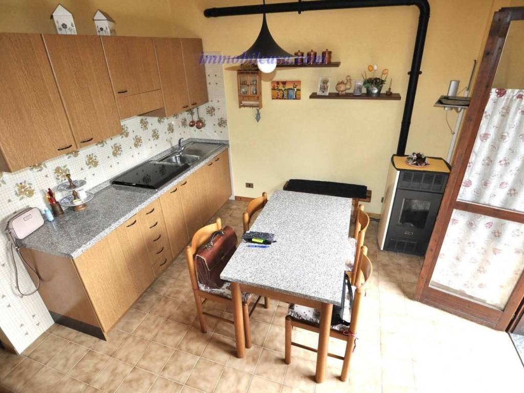 appartamento in vendita a Robilante in zona Montasso