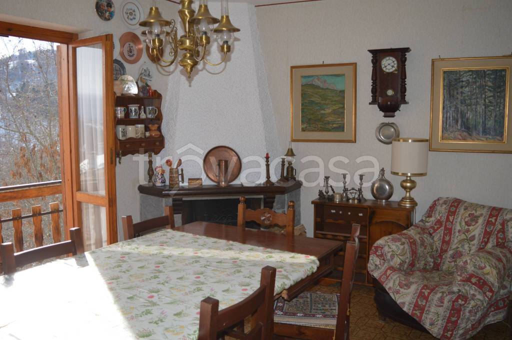 appartamento in vendita a Roburent in zona San Giacomo