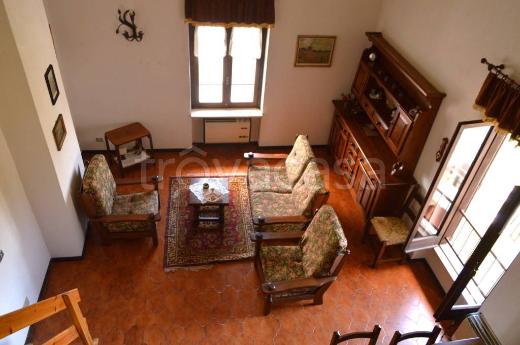 appartamento in vendita a Roburent