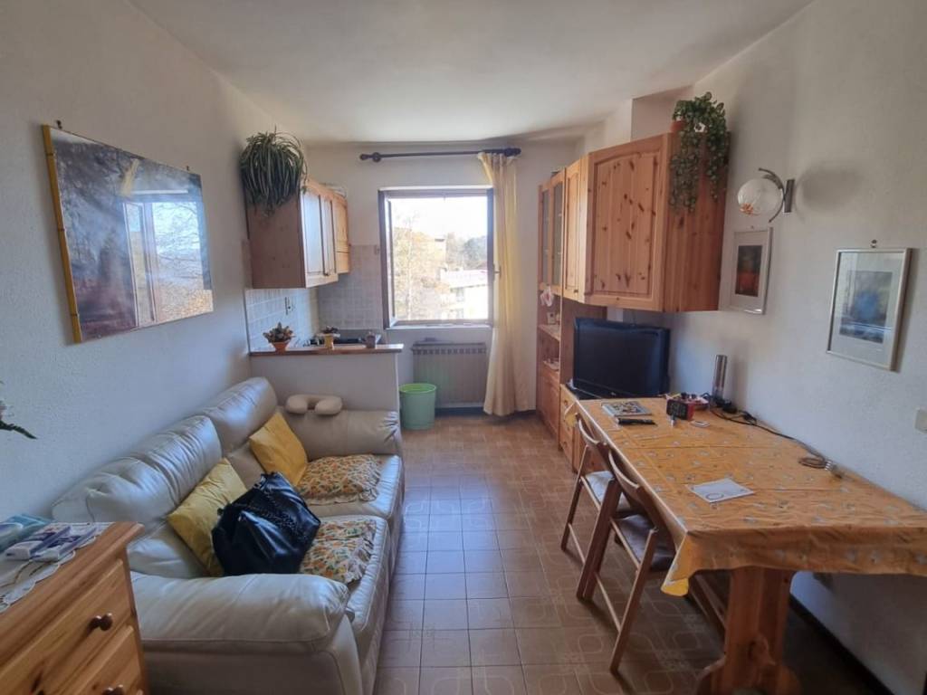 appartamento in vendita a Roburent in zona San Giacomo