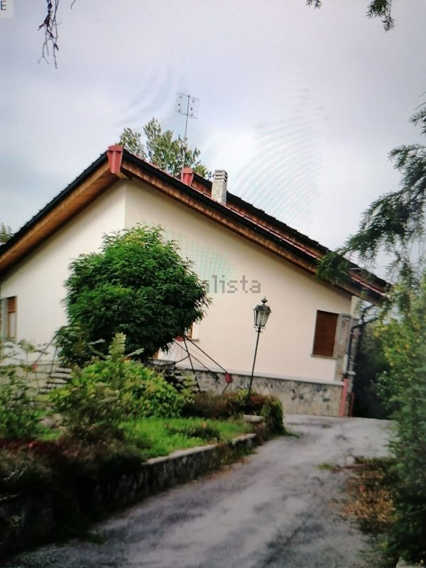 casa indipendente in vendita a Roburent in zona San Giacomo