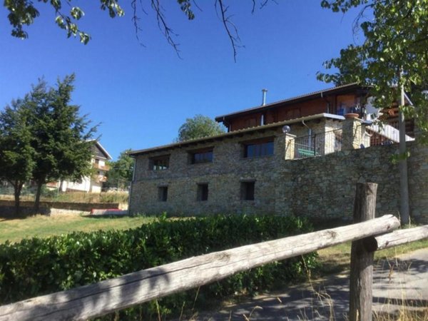 appartamento in vendita a Roburent in zona San Giacomo