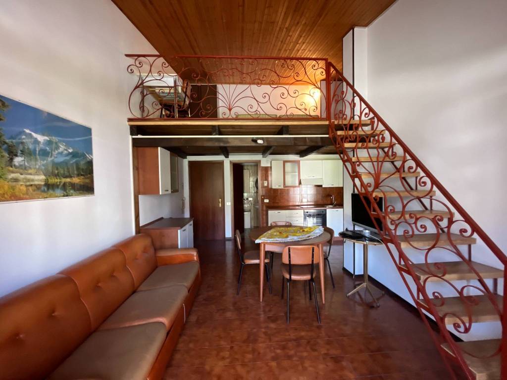 appartamento in vendita a Roburent in zona San Giacomo